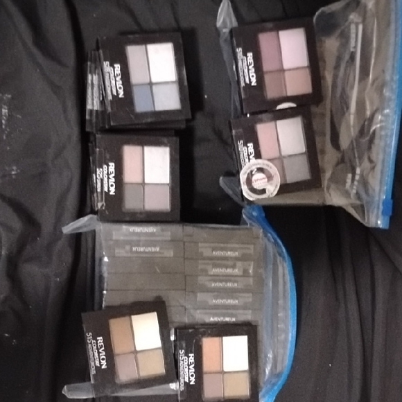 Revlon ColorStay Adventurous Eyeshadow Quad - Picture 3 of 4